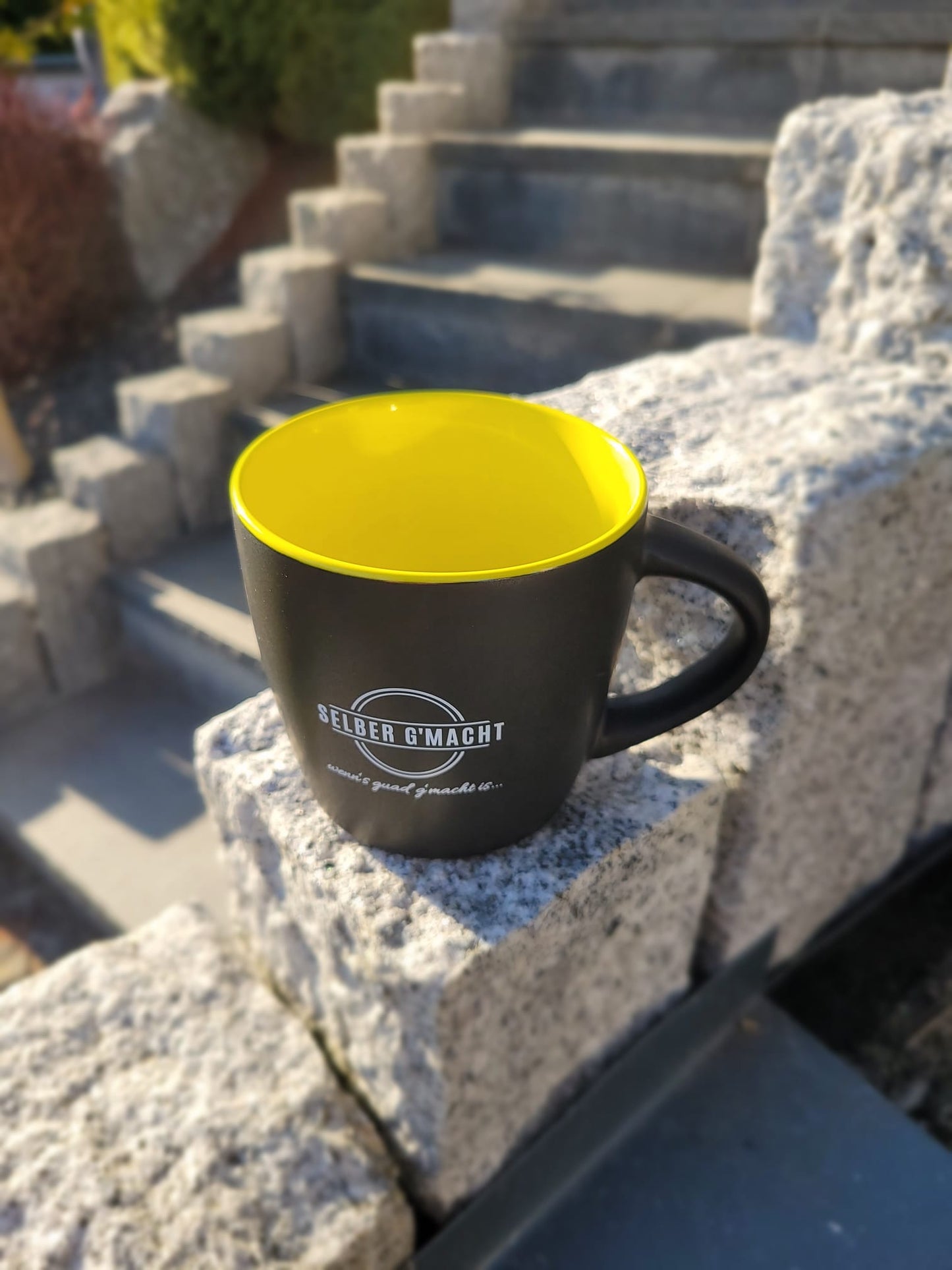 Tassen mit Logo SELBER G`MACHT wenn´s guad g´macht is... Innen Limone 🍈