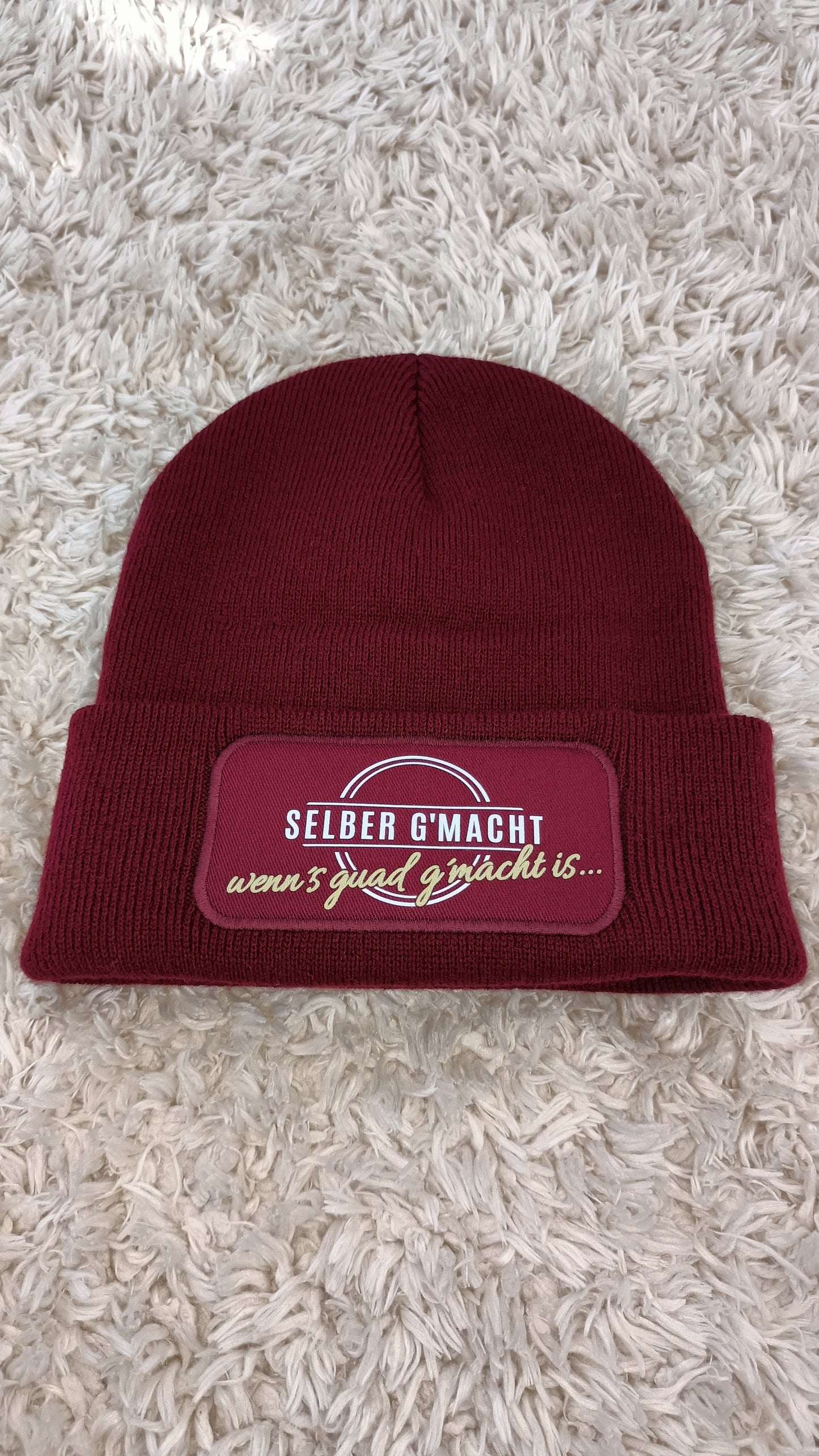 Wintermütze mit Schriftzug "selber g´macht" (bordeaux)