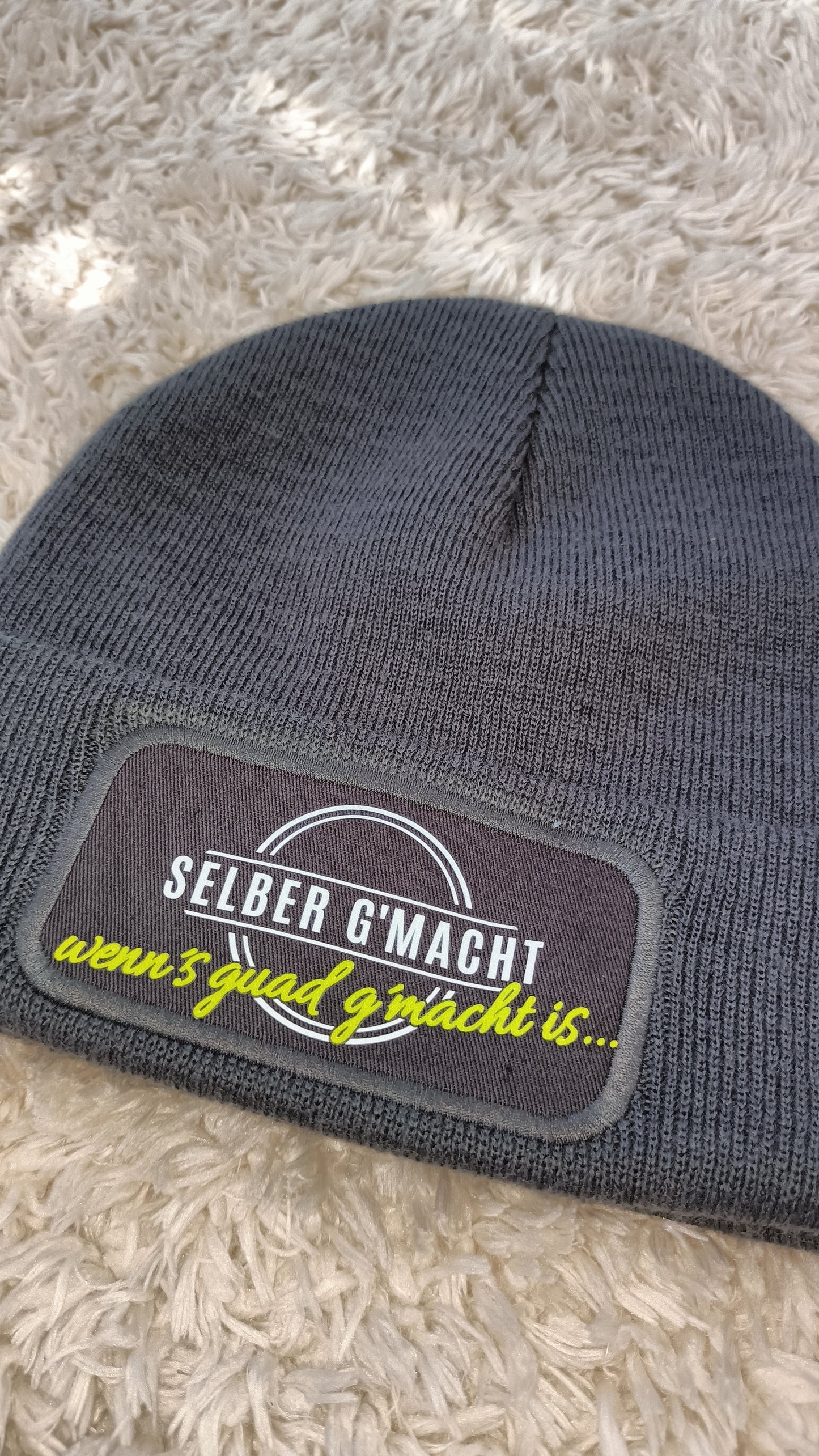 Wintermütze mit Schriftzug "selber g´macht"  (grau)